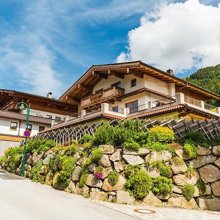 Haus Sabrina - Ferienwohnungen Зальбах-Хинтерглемм Экстерьер фото